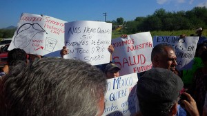 BLOQUEO CARRETERA RIO 5