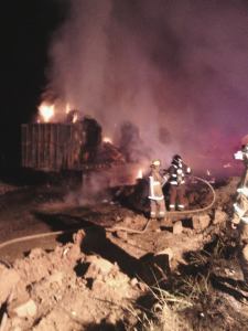 incendio tráiler cartón 2