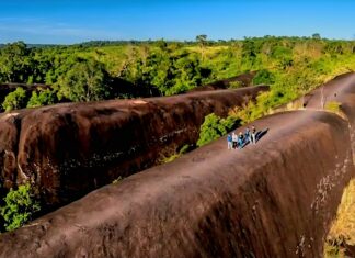 Roca de las Tres Ballenas en Tailandia